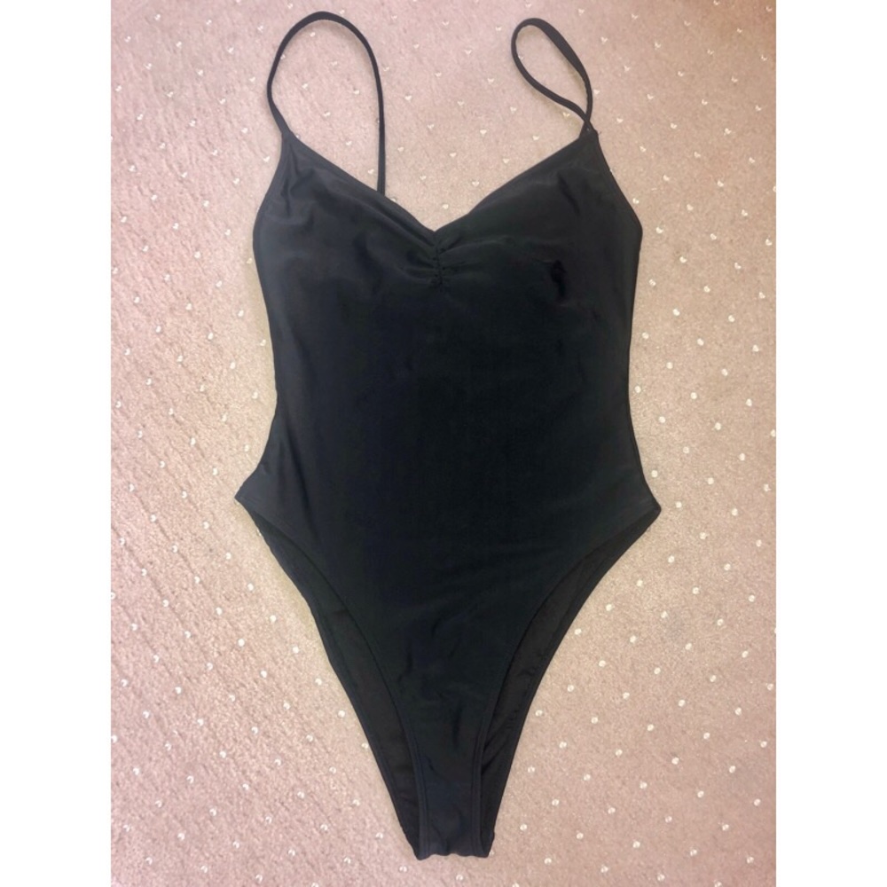 BLACK ONE PIECE SWIMSUIT ❤️